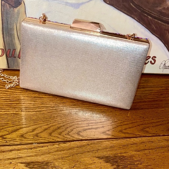 Embellished Crossbody/Clutch NWOT Purples, Pink and Rhinestones - - Picture 10 of 16